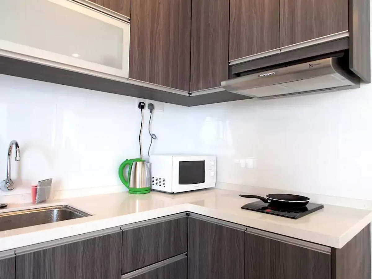 Apartment Mansion One Suites George Town